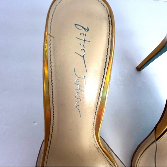 Blue by Betsey Johnson Dulce Lucite Heels Iridescent Gold Flower Petals Sz 8.5 M - Picture 6 of 13